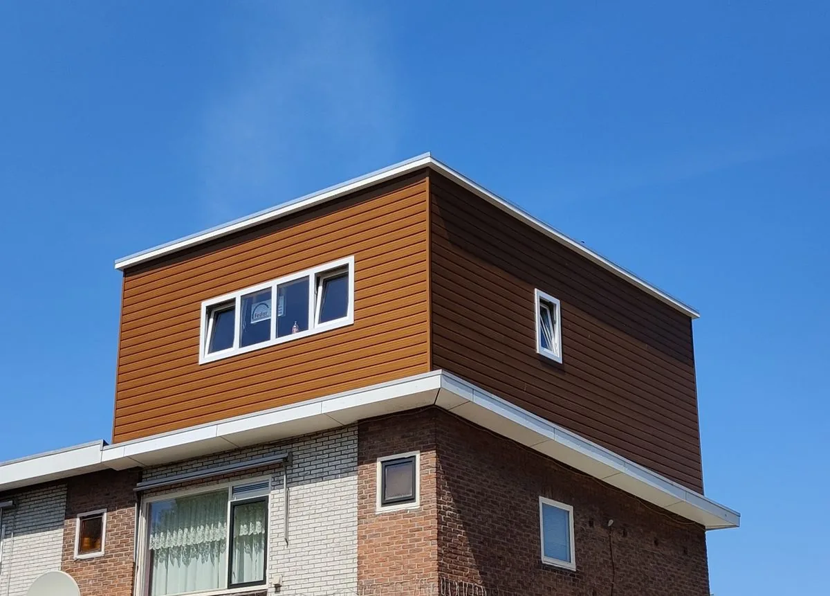 Dakopbouw op een woning in aanbouw